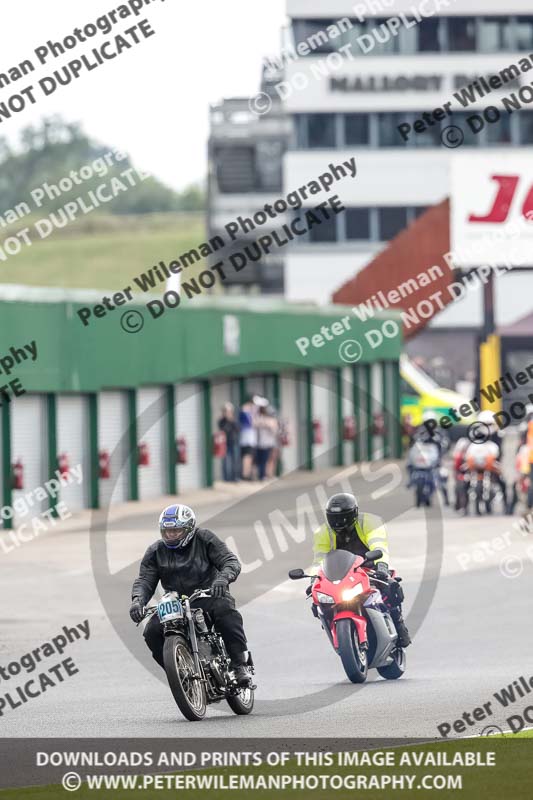 Vintage motorcycle club;eventdigitalimages;mallory park;mallory park trackday photographs;no limits trackdays;peter wileman photography;trackday digital images;trackday photos;vmcc festival 1000 bikes photographs